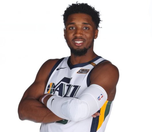 他用一场首 他用一场首