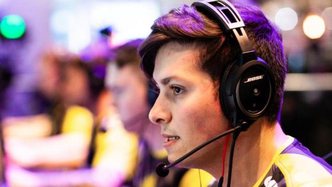 也在拷问 也在拷问